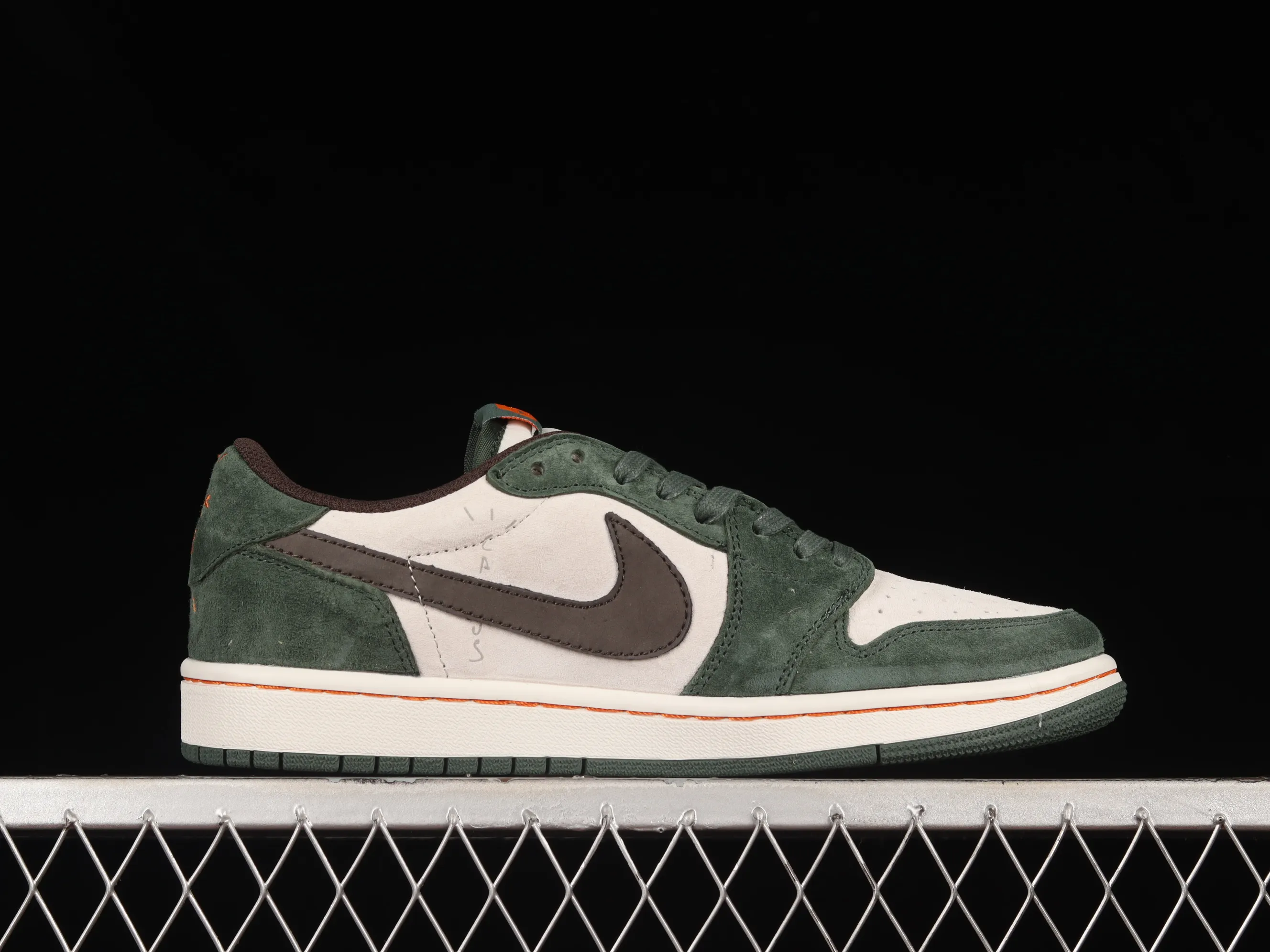 All Categories Air Jordan Jordan Series Basketball Shoes Air Jordan 1 Low Travis Scott x Air Jordan 1 Low OG AJ1 Joe 1 Reversed Overhook Joint Style Casual Sports Basketball Shoes DM7866-686